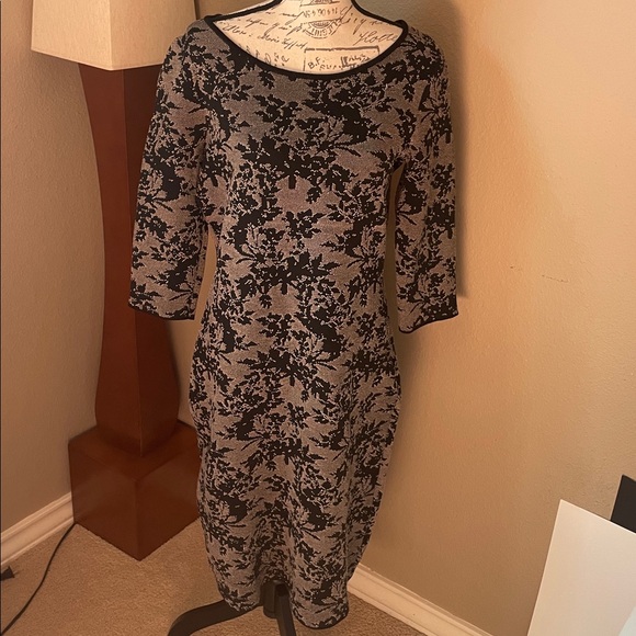 Neiman Marcus Dress - Picture 2 of 6